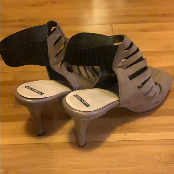 Strapped peep toe mini heel - Picture 2 of 2